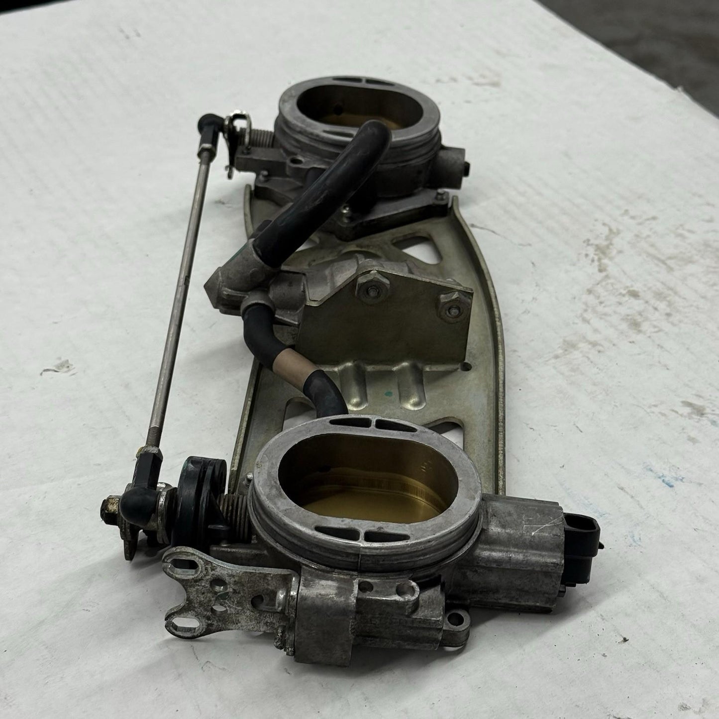 2008 - 2010 DUCATI 848 THROTTLE BODY injection unit superbike 28240803A