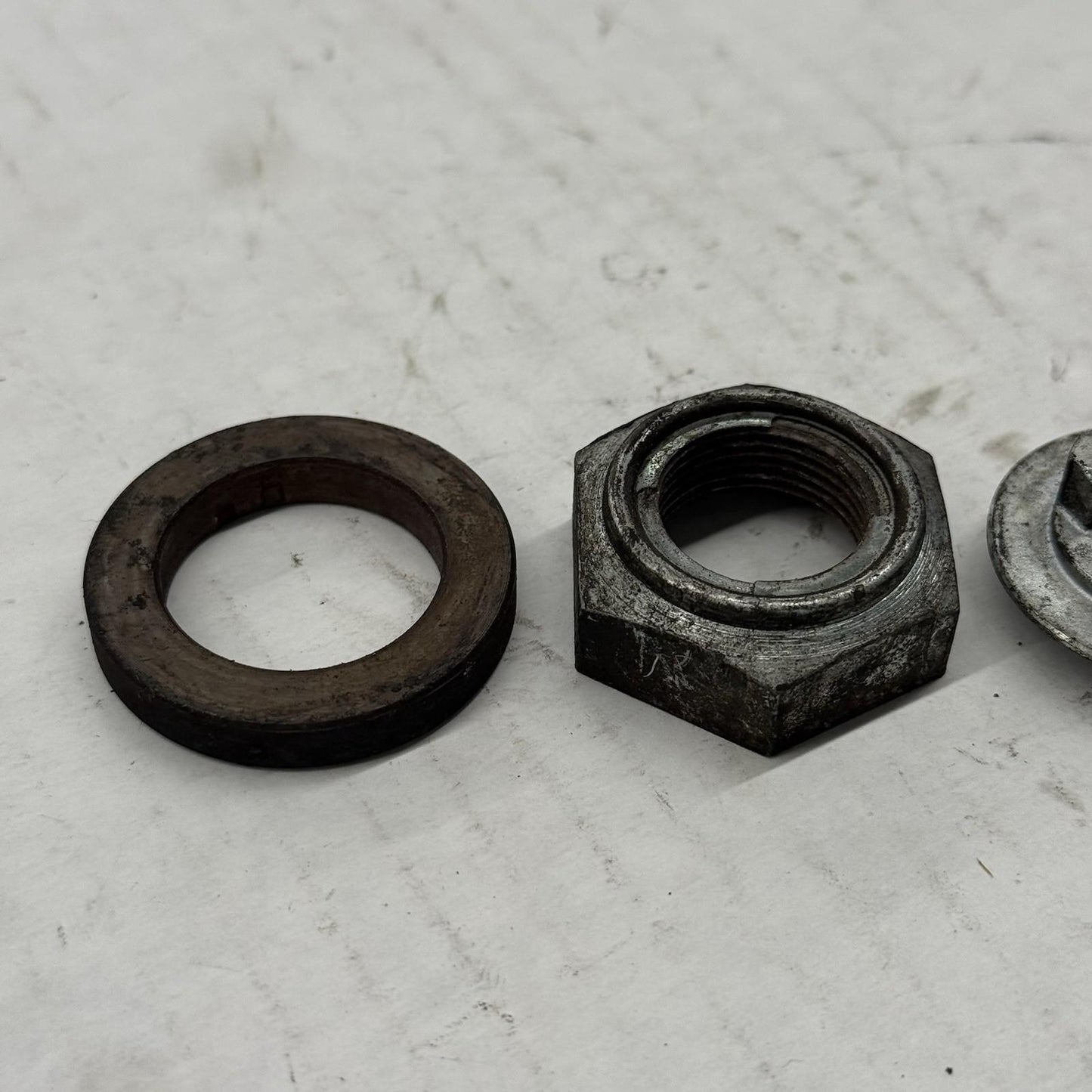 2008 - 2018 SUZUKI HAYABUSA front sprocket Nut WASHER 09159-20004