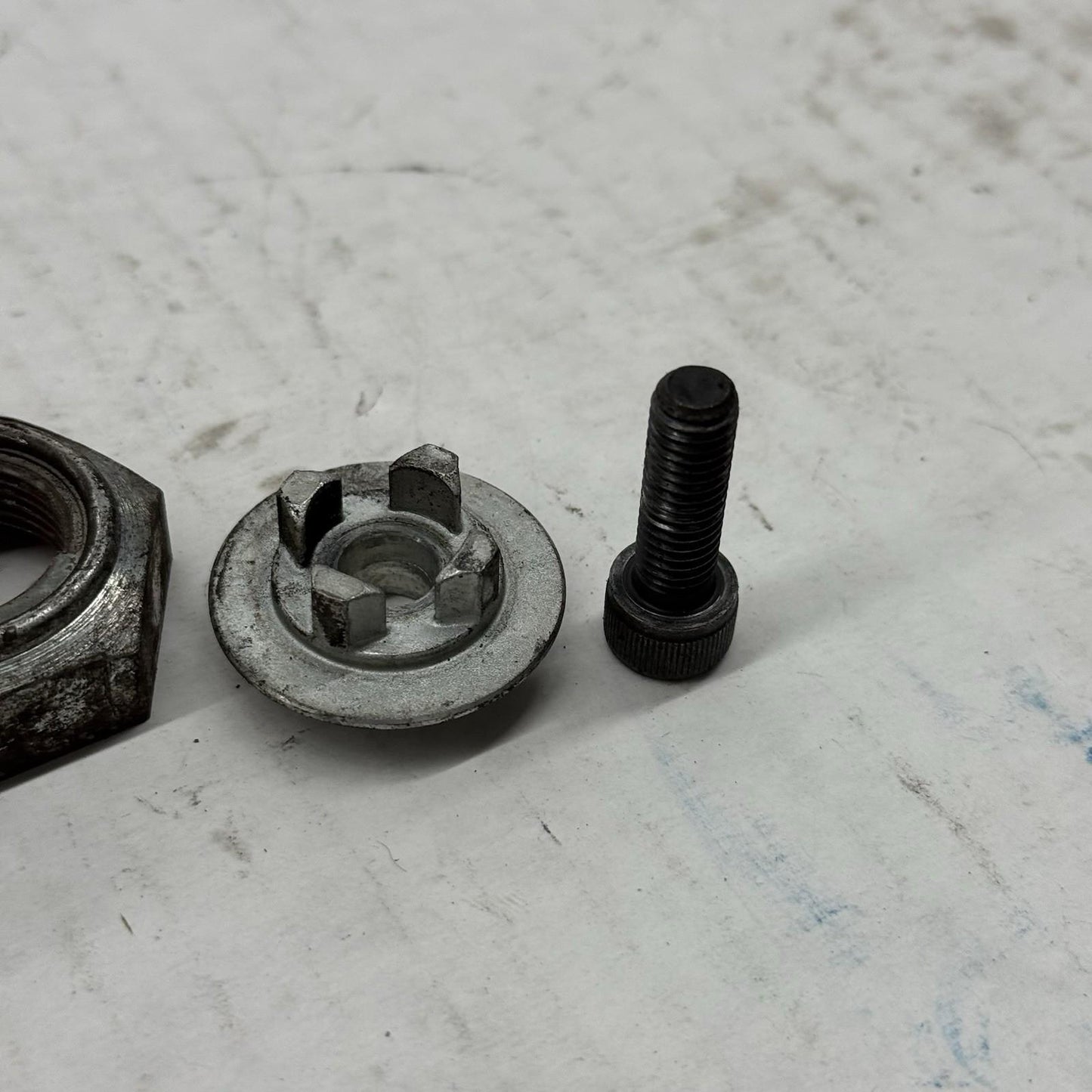 2008 - 2018 SUZUKI HAYABUSA front sprocket Nut WASHER 09159-20004