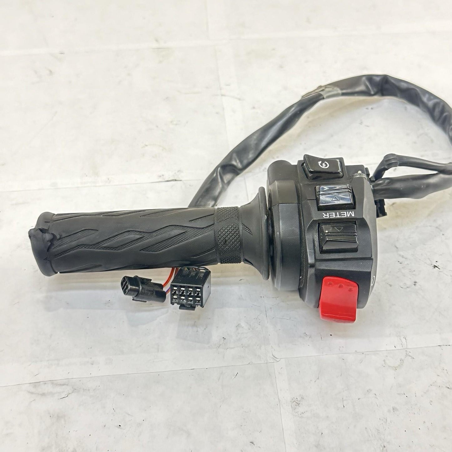 2011 - 2022 SUZUKI GSXR 600 GSXR 750 RIGHT SWITCH THROTTLE CONTROL GRIP START