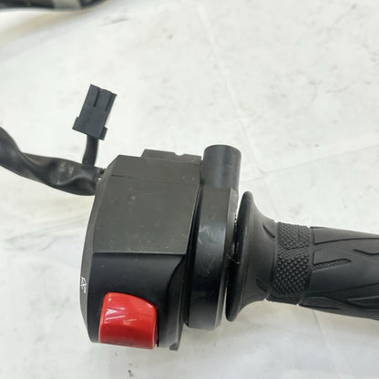 2011 - 2022 SUZUKI GSXR 600 GSXR 750 RIGHT SWITCH THROTTLE CONTROL GRIP START