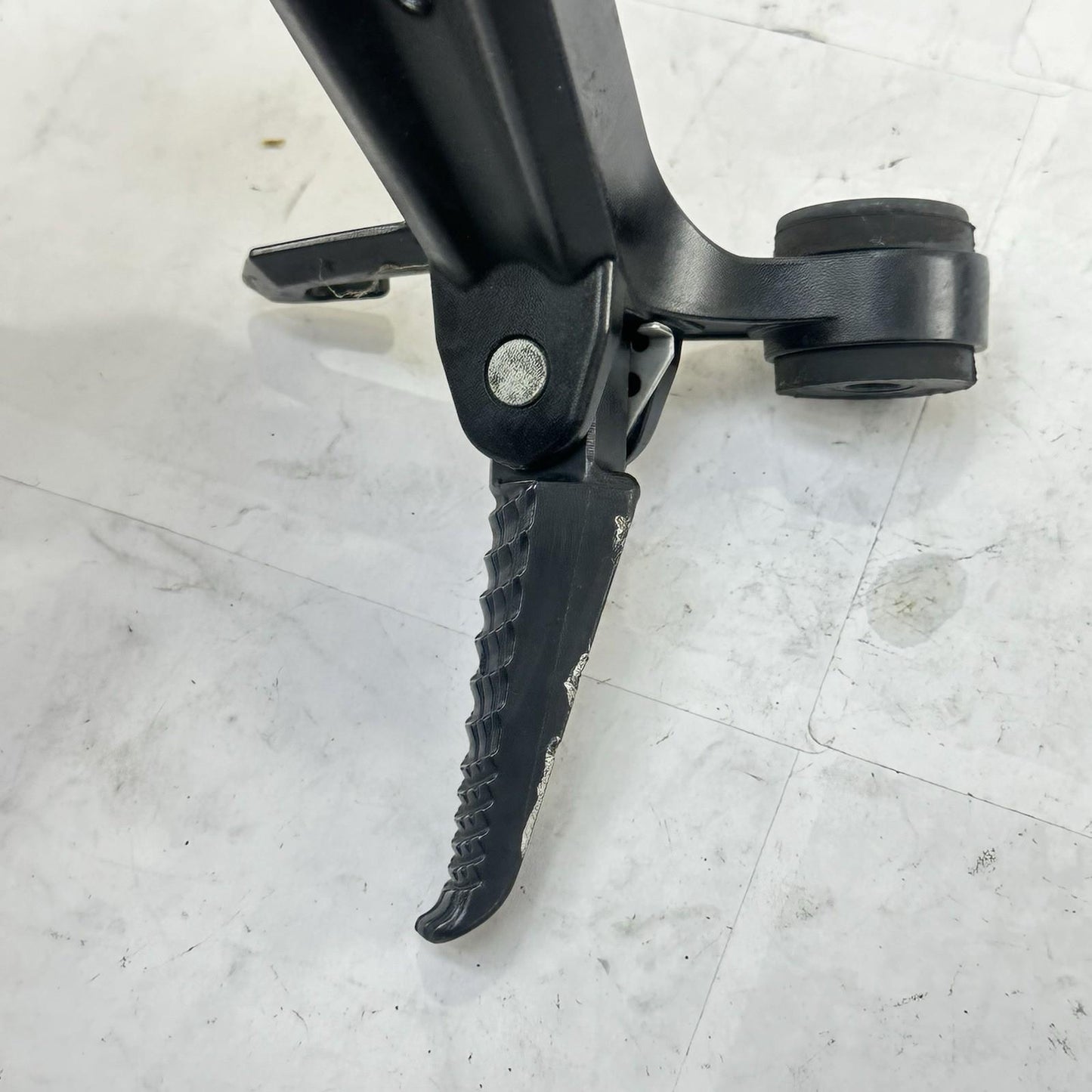 2011 - 2022 SUZUKI GSXR 600 GSXR 750 PASSENGER PEGS REAR FOOT REST LEFT RIGHT