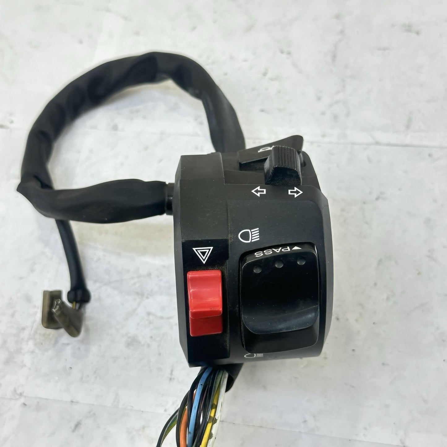 2011 - 2022 SUZUKI GSXR 600 GSXR 750 LEFT SWITCH HANDLE BAR CONTROLS LIGHTS HORN