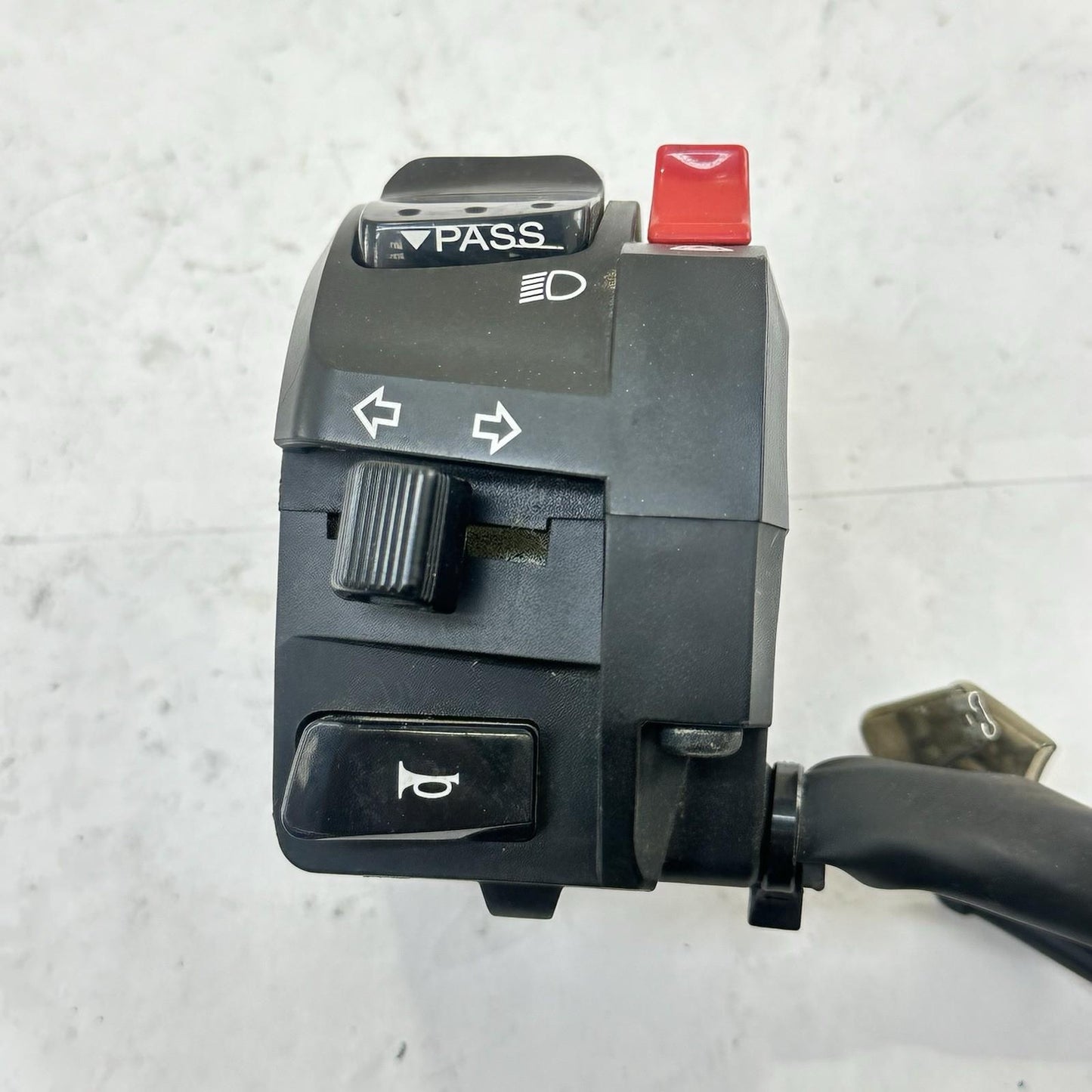 2011 - 2022 SUZUKI GSXR 600 GSXR 750 LEFT SWITCH HANDLE BAR CONTROLS LIGHTS HORN