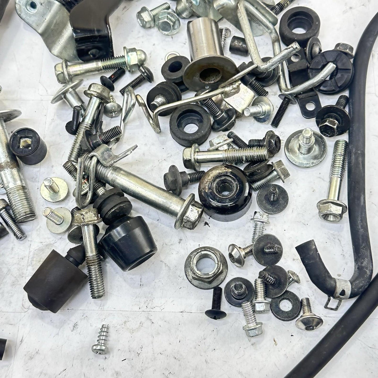 2011 - 2022 SUZUKI GSXR 600 GSXR 750 BOLTS NUTS PARTS SCREWS HARDWARE MOUNTING