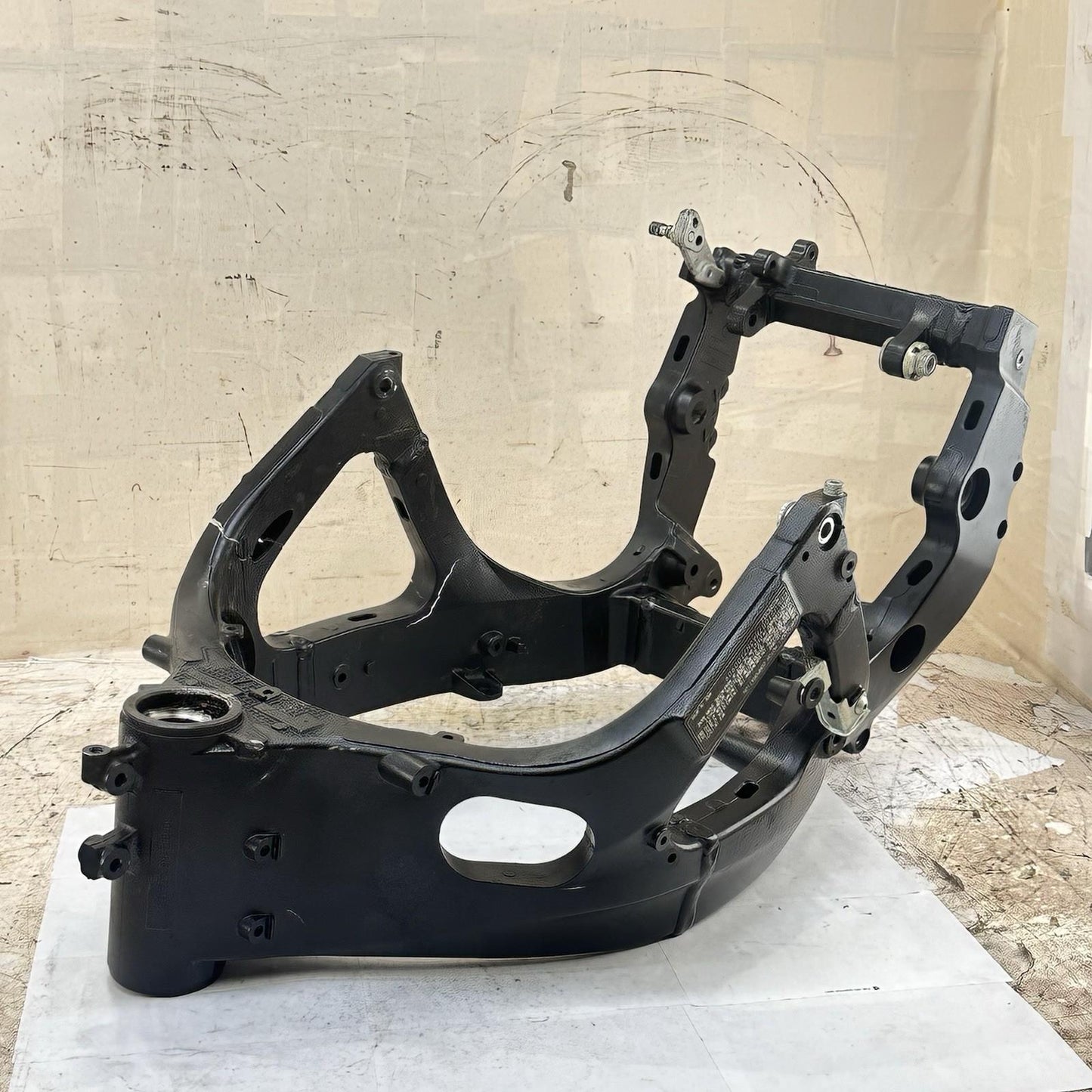2011 - 2022 SUZUKI GSXR 600 GSXR 750 MAIN FRAME BODY CHASSIS *DAMAGED/READ DISC*