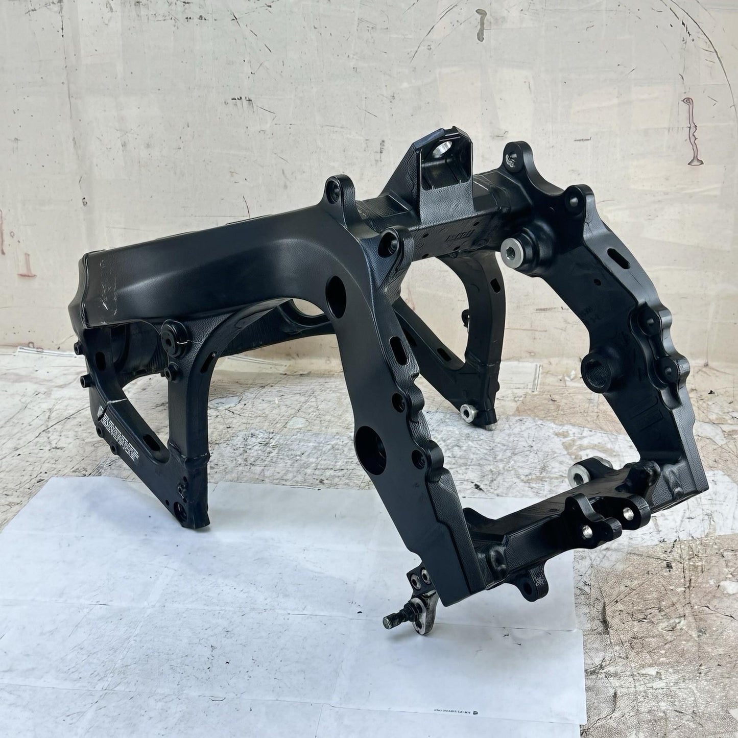 2011 - 2022 SUZUKI GSXR 600 GSXR 750 MAIN FRAME BODY CHASSIS *DAMAGED/READ DISC*
