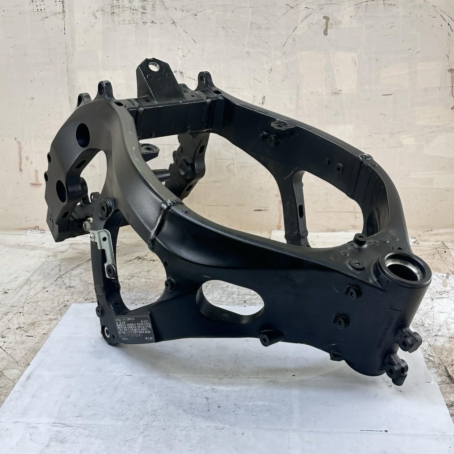 2011 - 2022 SUZUKI GSXR 600 GSXR 750 MAIN FRAME BODY CHASSIS *DAMAGED/READ DISC*
