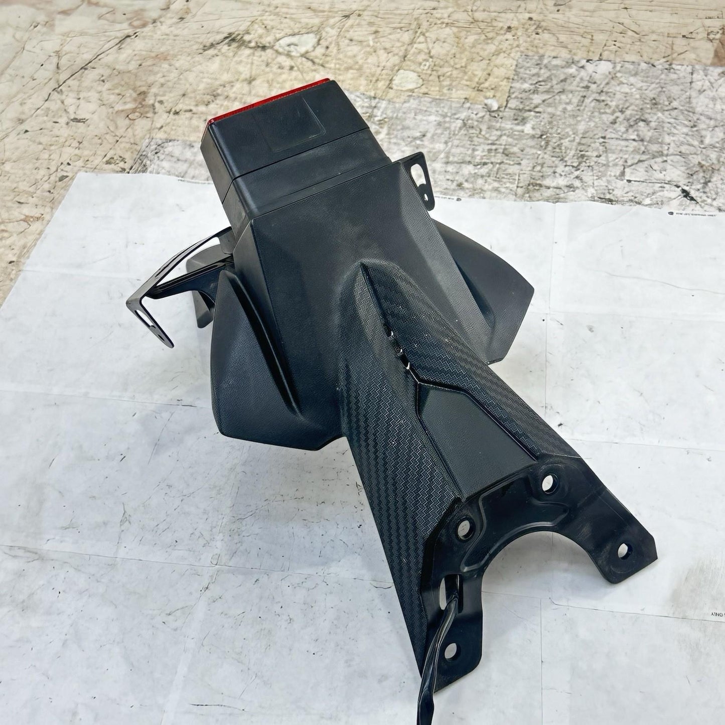 2011 - 2022 SUZUKI GSXR 600 GSXR 750 REAR FENDER BACK PLATE LIGHT MOUNT BRACKET