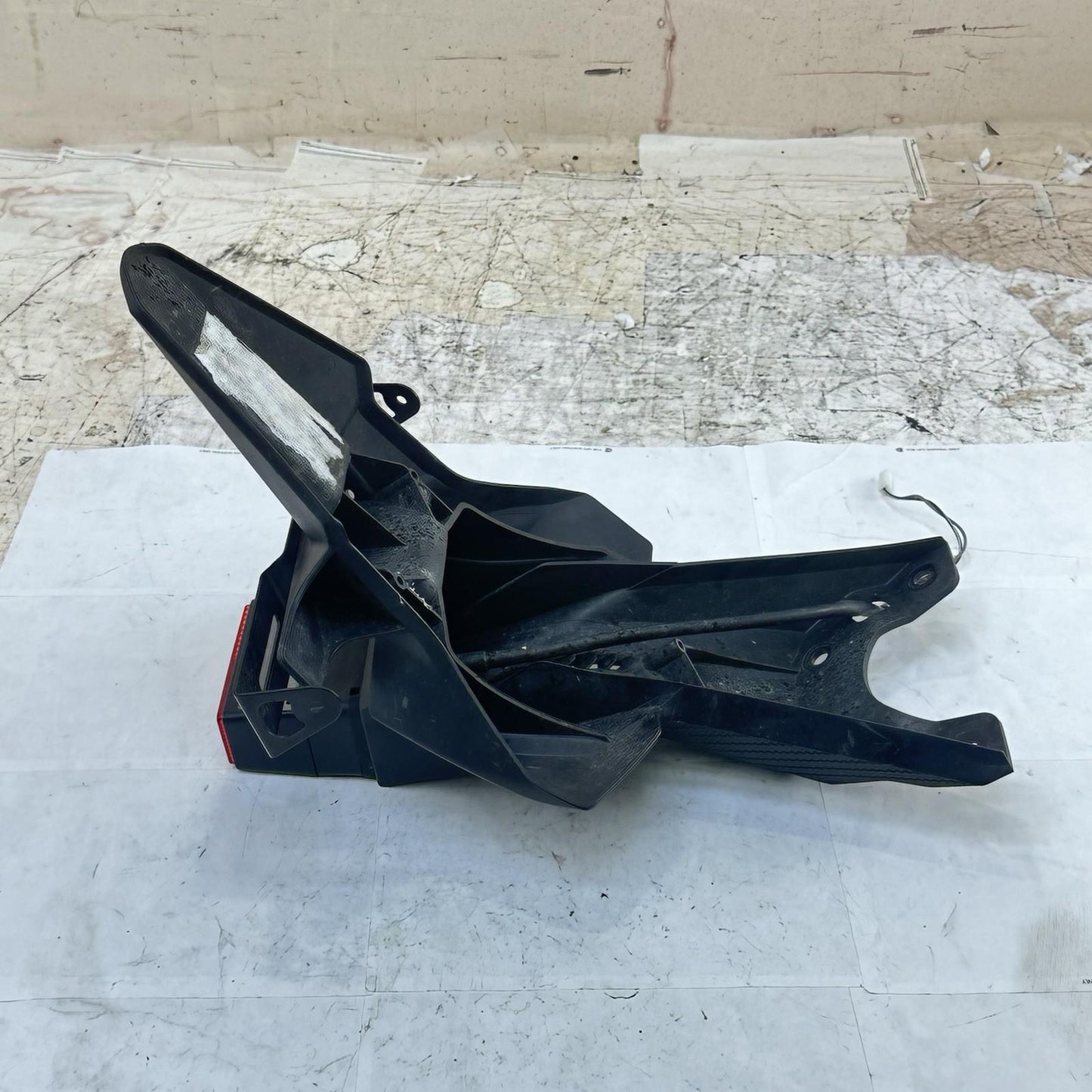 2011 - 2022 SUZUKI GSXR 600 GSXR 750 REAR FENDER BACK PLATE LIGHT MOUNT BRACKET