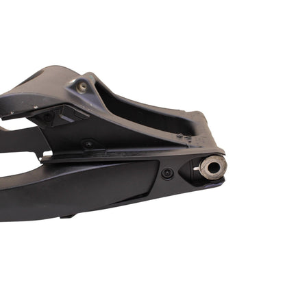 2020 - 2023 BMW S1000RR SWING ARM REAR WHEEL MOUNT SWINGARM BLACK STRAIGHT OEM