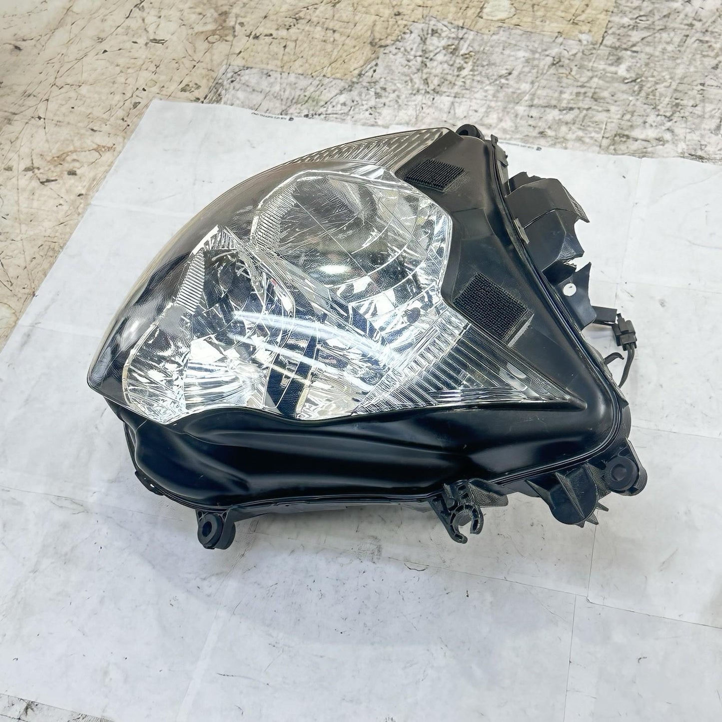 2011 - 2022 SUZUKI GSXR 600 GSXR 750 HEADLIGHT FRONT LAMP LIGHT STOCK OEM