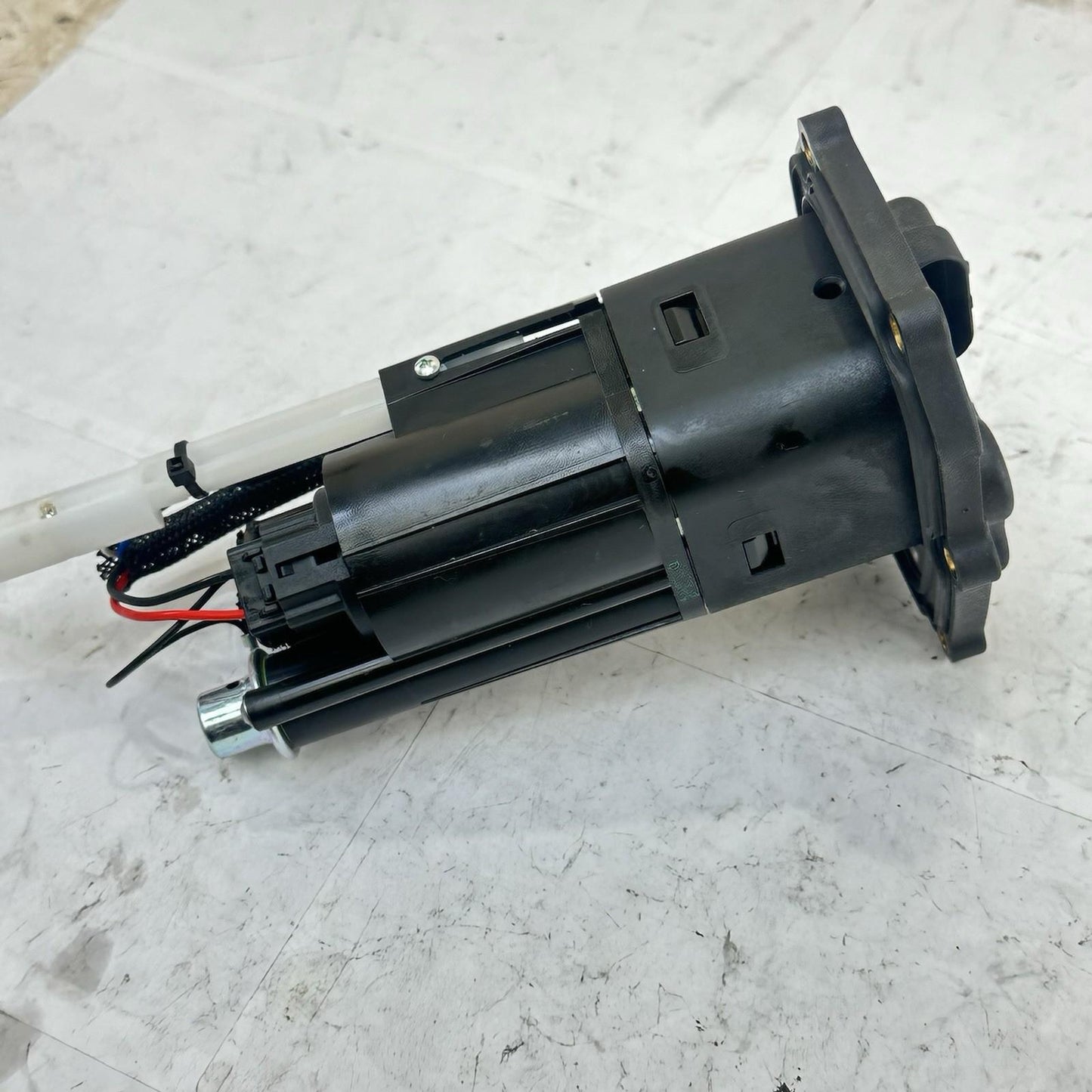 2016 - 2019 DUCATI 959 PANIGALE FUEL PUMP GAS SENDER UNIT PETROL BOLTS STOCK OEM