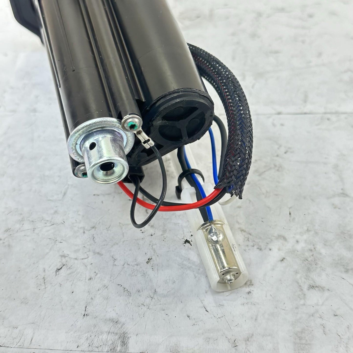 2016 - 2019 DUCATI 959 PANIGALE FUEL PUMP GAS SENDER UNIT PETROL BOLTS STOCK OEM