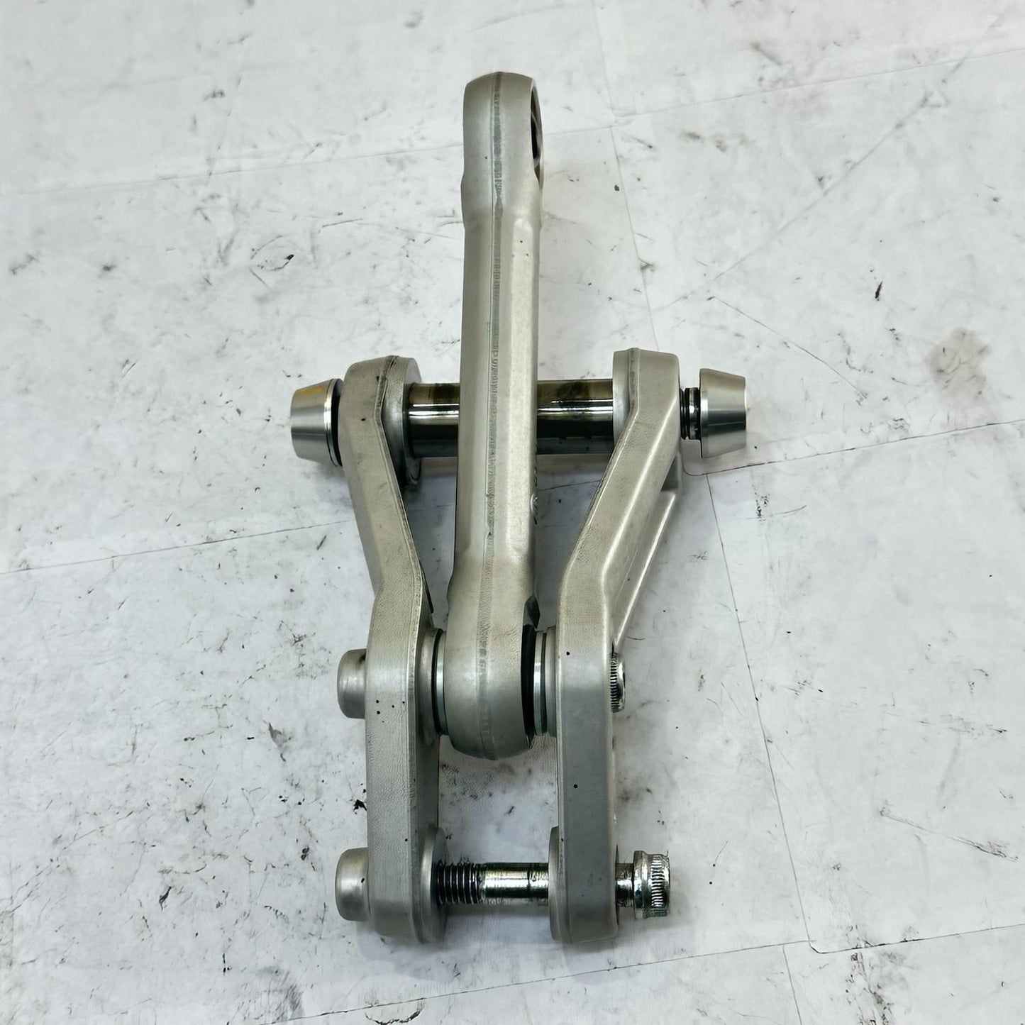 2016 - 2019 DUCATI 959 PANIGALE DOG BONE REAR SHOCK LINKAGE BACK SUSPENSION OEM