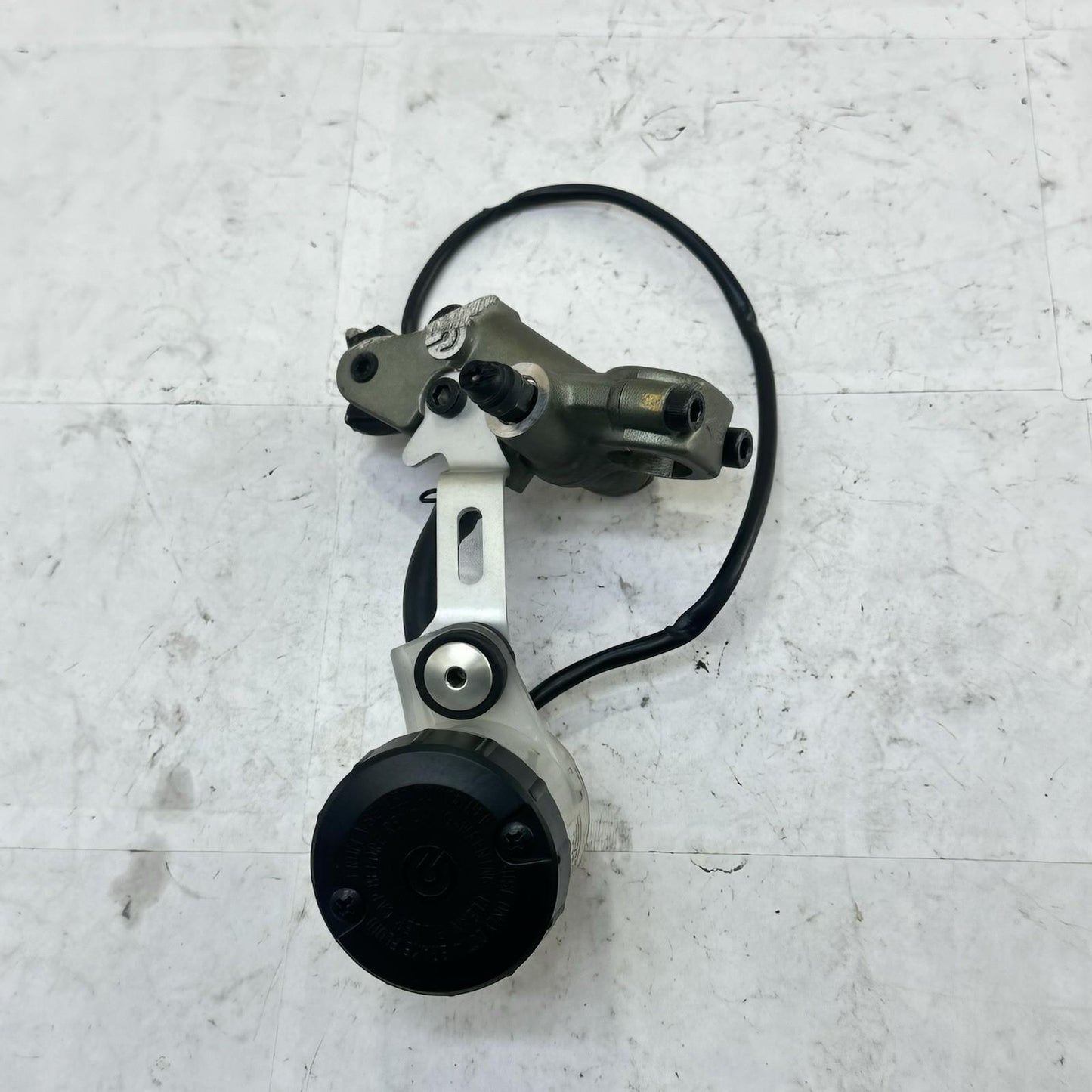 2016 - 2019 DUCATI 959 PANIGALE FRONT MASTER CYLINDER BRAKE RESERVOIR *SCUFFED*