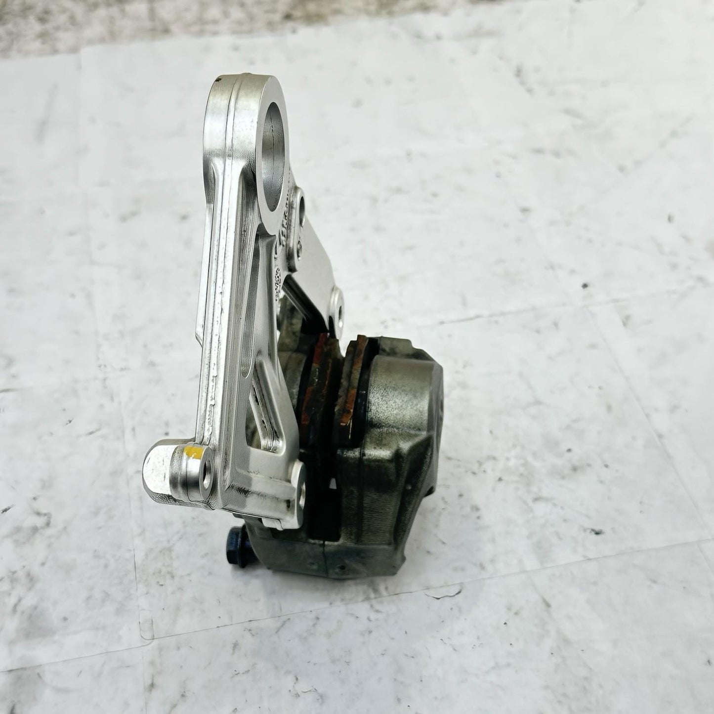 2016 - 2019 DUCATI 959 PANIGALE REAR CALIPER BACK BRAKE WHEEL BRACKET BREMBO OEM