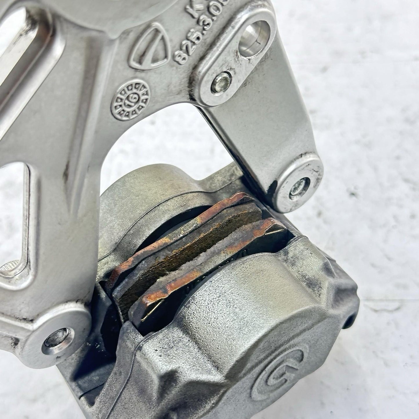 2016 - 2019 DUCATI 959 PANIGALE REAR CALIPER BACK BRAKE WHEEL BRACKET BREMBO OEM