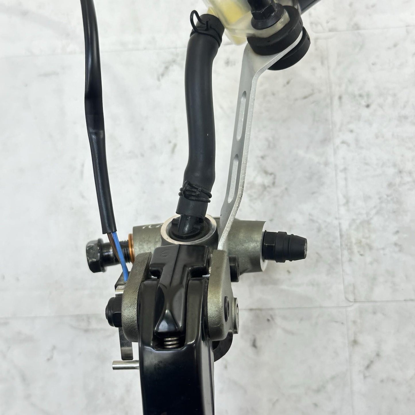 2016 - 2019 DUCATI 959 PANIGALE CLUTCH MASTER CYLINDER RESERVOIR LEFT LEVER