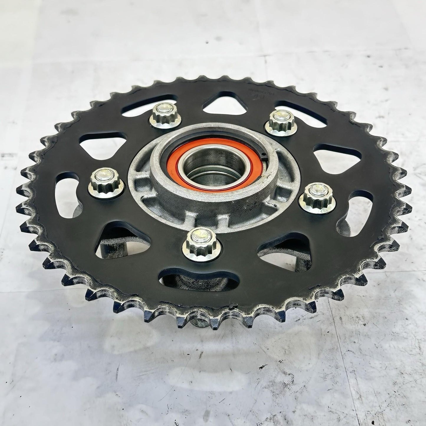 2016 - 2019 DUCATI 959 PANIGALE REAR SPROCKET BACK CHAIN DRIVE WHEEL RIM CARRIER