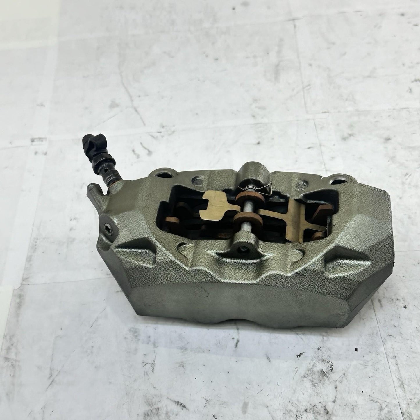 2016 - 2019 DUCATI 959 PANIGALE FRONT BRAKE CALIPERS PADS SET BREMBO *SCUFFED*