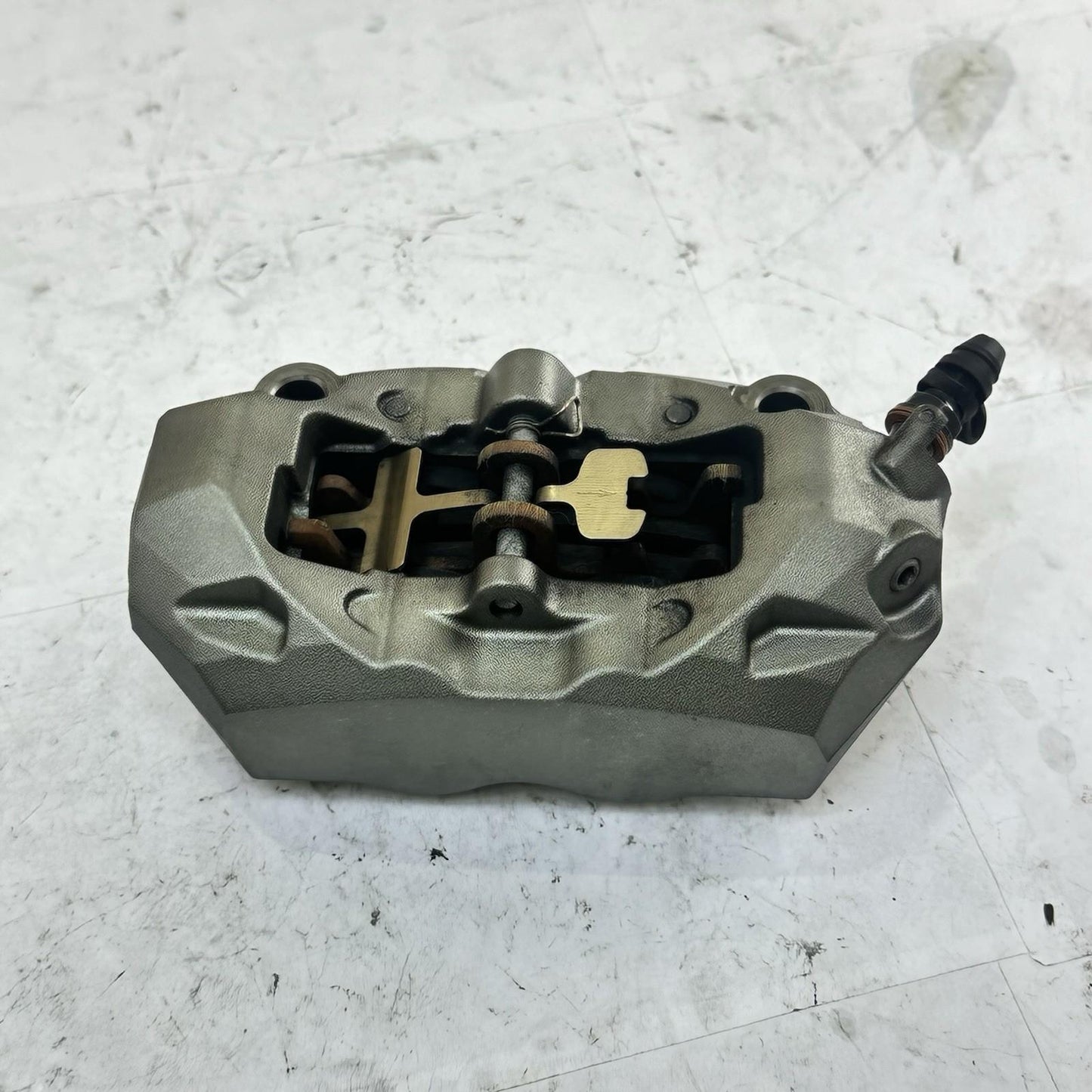 2016 - 2019 DUCATI 959 PANIGALE FRONT BRAKE CALIPERS PADS SET BREMBO *SCUFFED*
