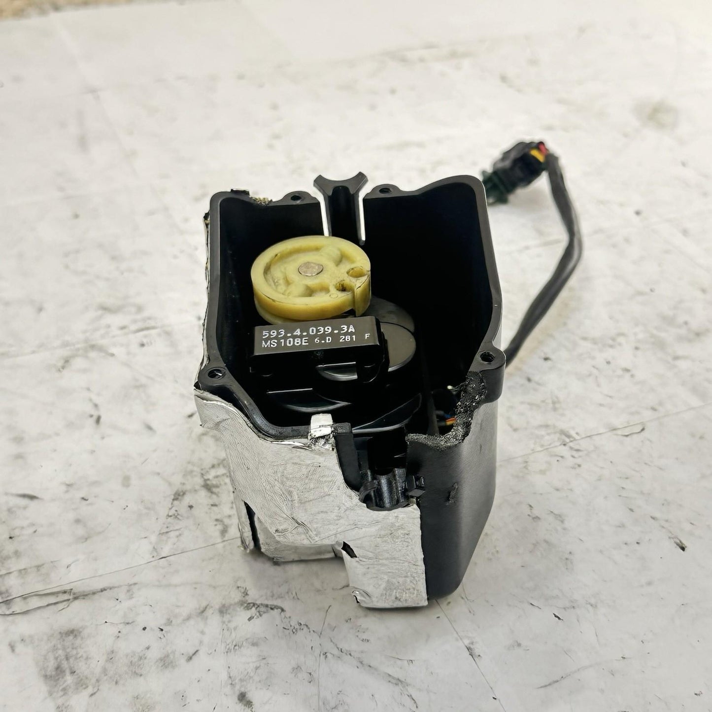 2016 - 2019 DUCATI 959 PANIGALE EXHAUST VALVE SERVO MOTOR SWITCH CABLE BOX SET
