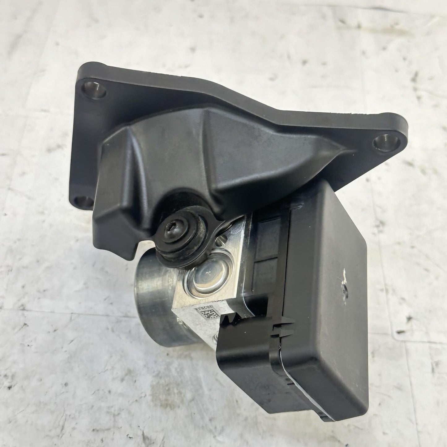 2016 - 2019 DUCATI 959 PANIGALE ABS PUMP MODULE BRAKE SYSTEM BRACKET BOLTS STOCK