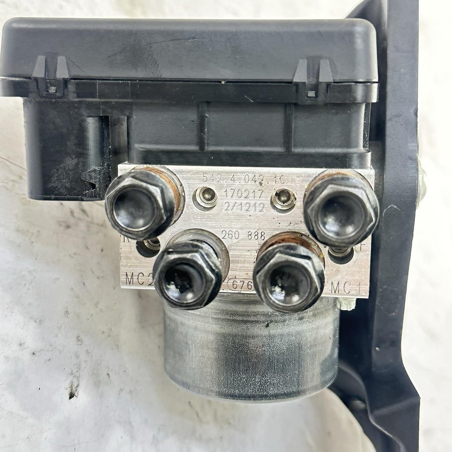 2016 - 2019 DUCATI 959 PANIGALE ABS PUMP MODULE BRAKE SYSTEM BRACKET BOLTS STOCK