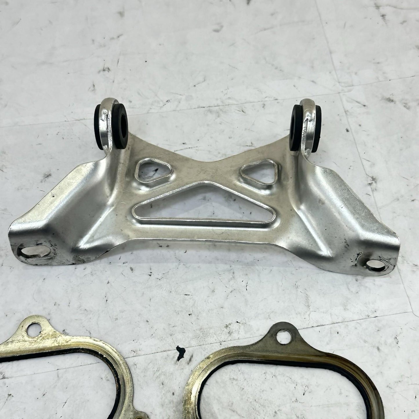 2016 - 2019 DUCATI 959 PANIGALE EXHAUST MUFFLER BRACKET MOUNTING BOLTS HARDWARE
