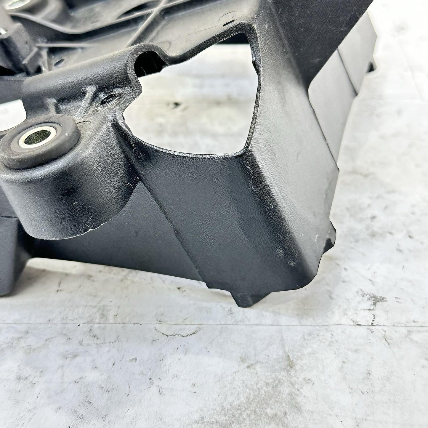 2016 - 2019 DUCATI 959 PANIGALE BATTERY TRAY HOLDER BRACKET MOUNT BOLTS SET OEM