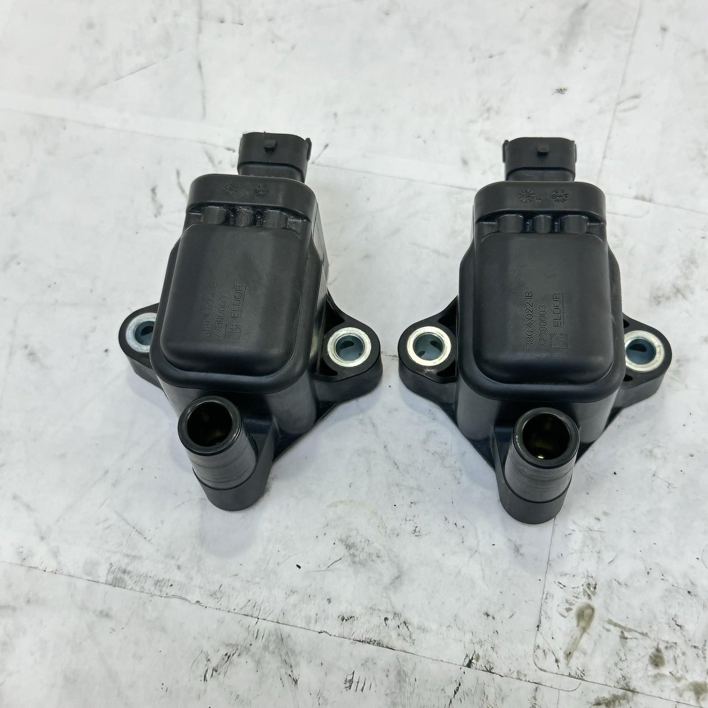 2016 - 2019 DUCATI 959 PANIGALE IGNITION COILS SPARK PLUG CAPS STICKS SET STOCK