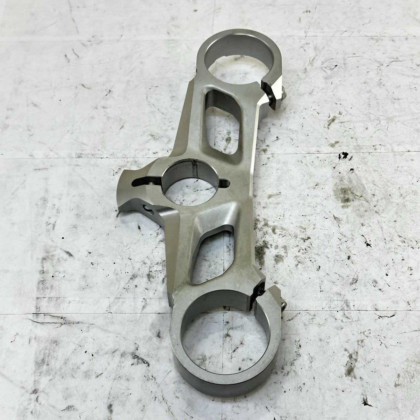 2016 - 2019 DUCATI 959 PANIGALE UPPER TRIPLE TREE FRONT FORK CLAMP SILVER STOCK