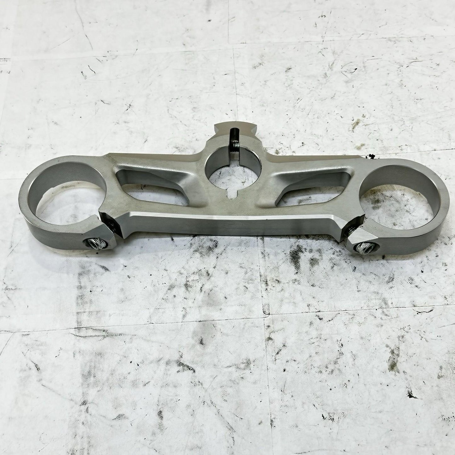 2016 - 2019 DUCATI 959 PANIGALE UPPER TRIPLE TREE FRONT FORK CLAMP SILVER STOCK