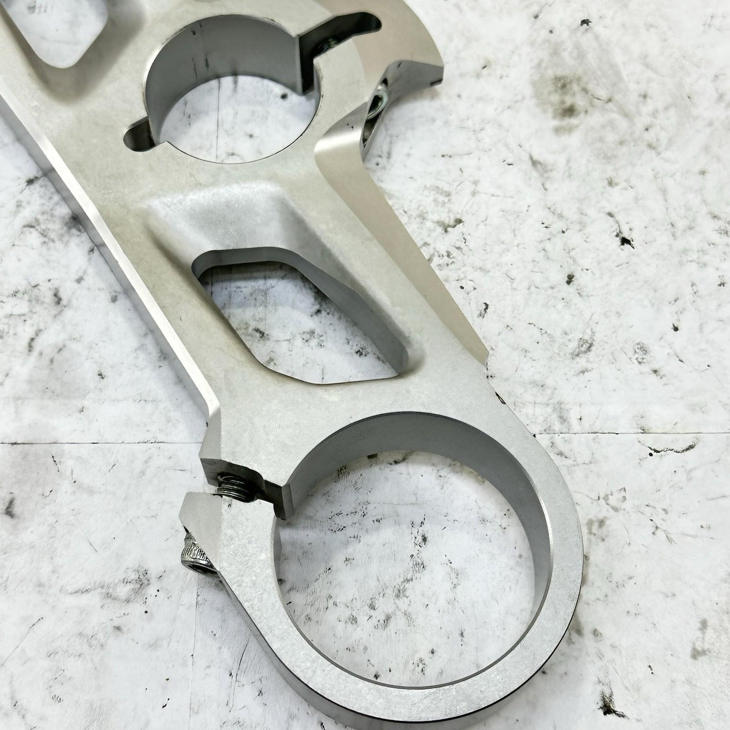 2016 - 2019 DUCATI 959 PANIGALE UPPER TRIPLE TREE FRONT FORK CLAMP SILVER STOCK