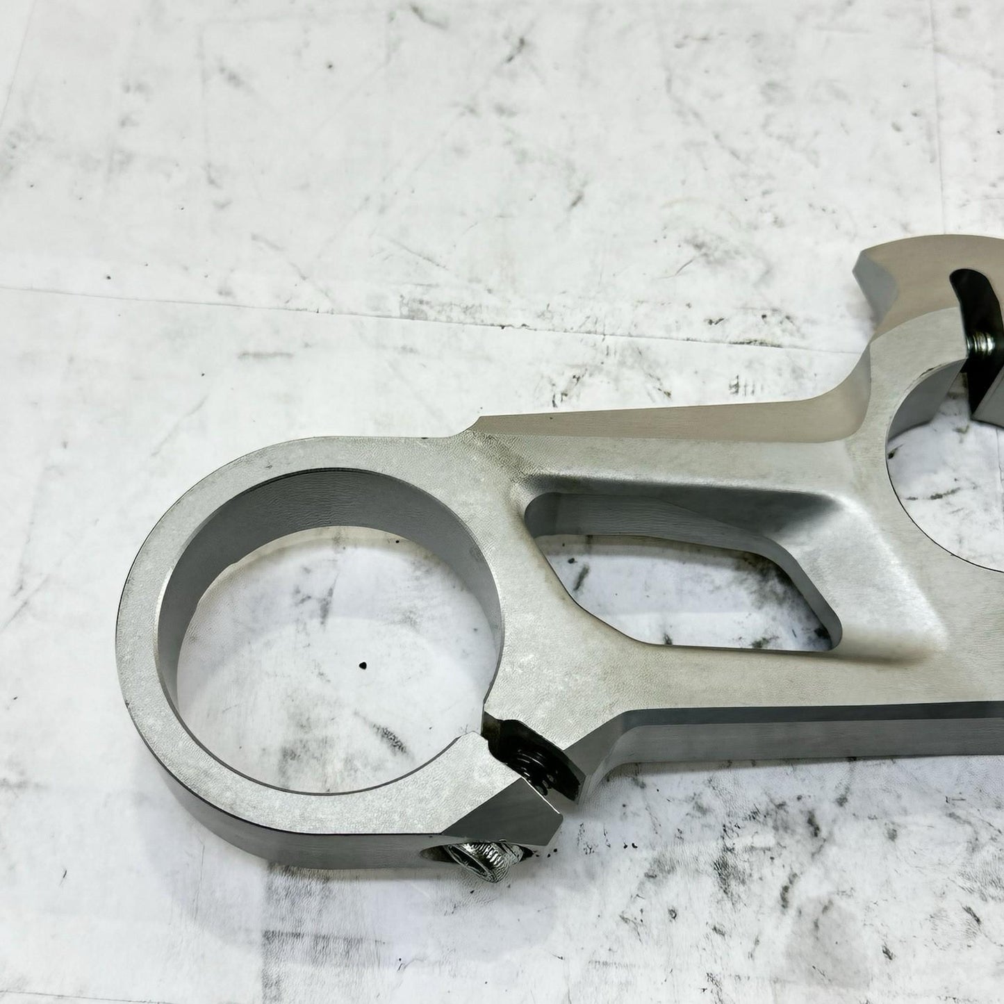 2016 - 2019 DUCATI 959 PANIGALE UPPER TRIPLE TREE FRONT FORK CLAMP SILVER STOCK