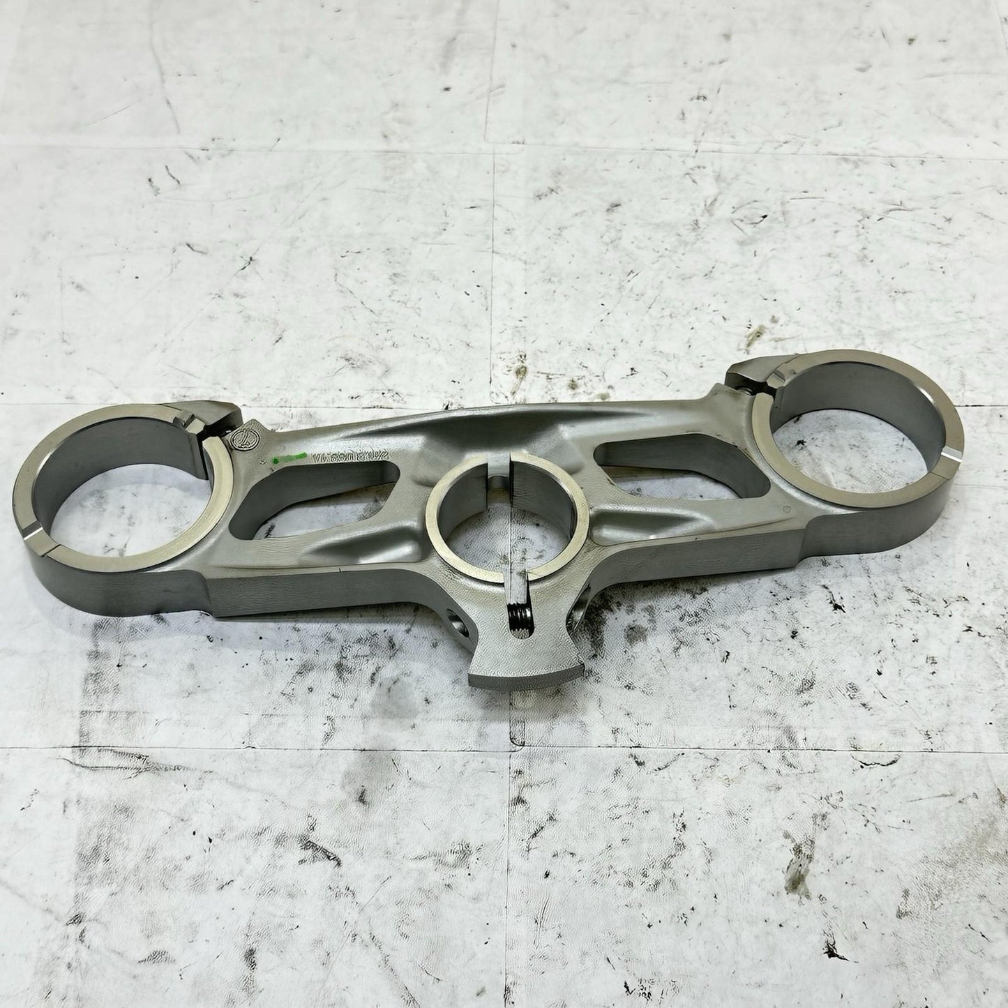 2016 - 2019 DUCATI 959 PANIGALE UPPER TRIPLE TREE FRONT FORK CLAMP SILVER STOCK