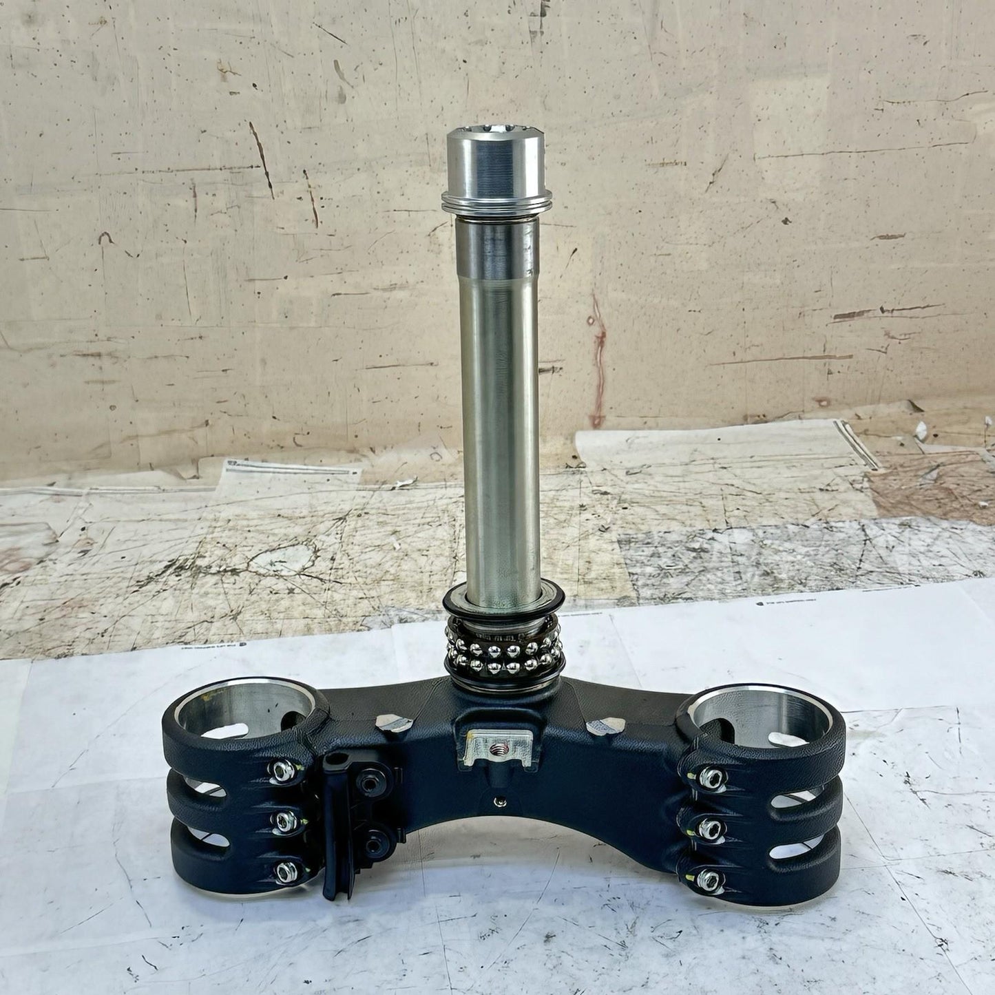 2016 - 2019 DUCATI 959 PANIGALE LOWER TRIPLE TREE STEERING STEM BEARING *DAMAGE*