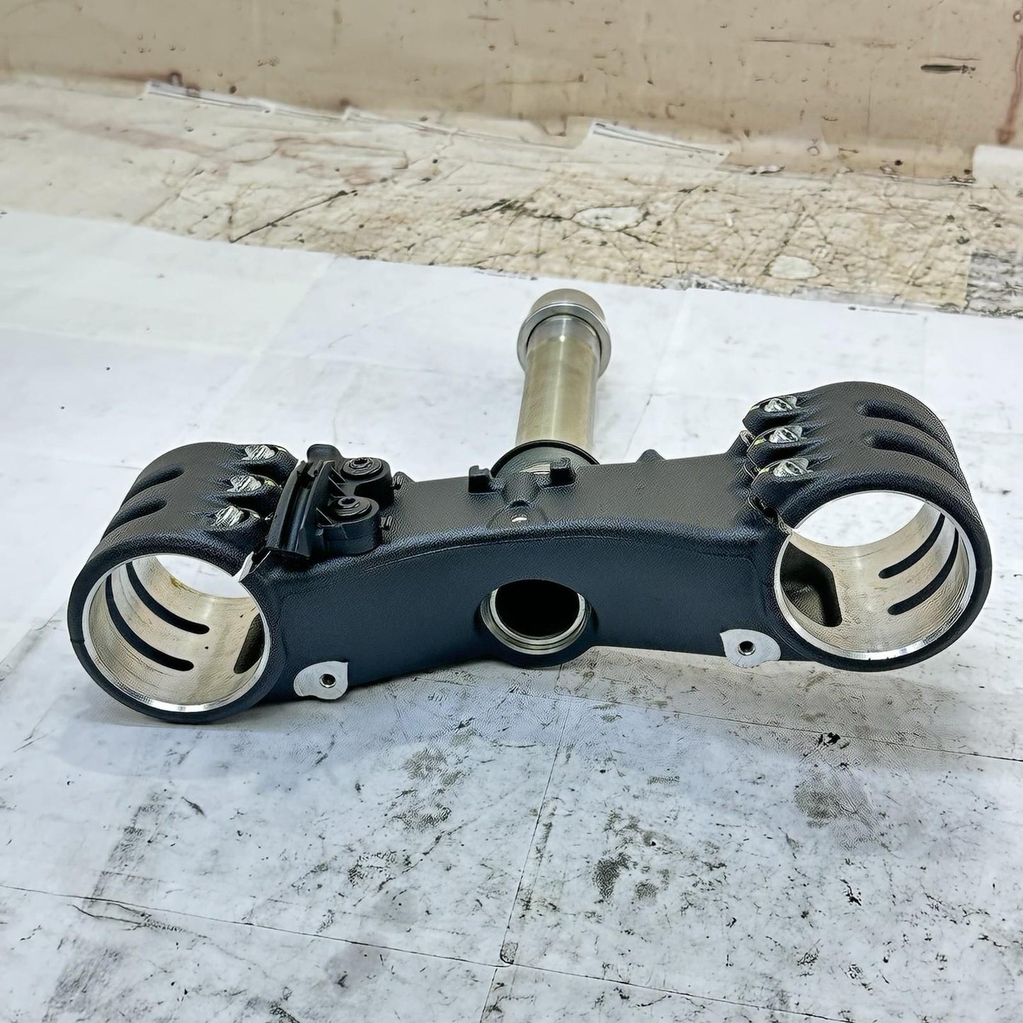 2016 - 2019 DUCATI 959 PANIGALE LOWER TRIPLE TREE STEERING STEM BEARING *DAMAGE*