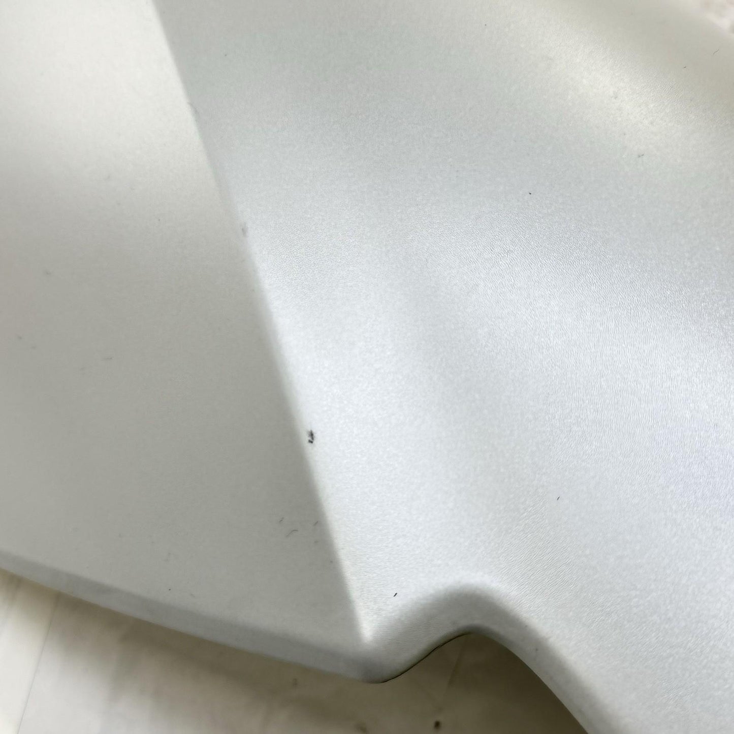 2016 - 2019 DUCATI 959 PANIGALE REAR LEFT TAIL FAIRING SIDE PLASTIC TRIM WHITE