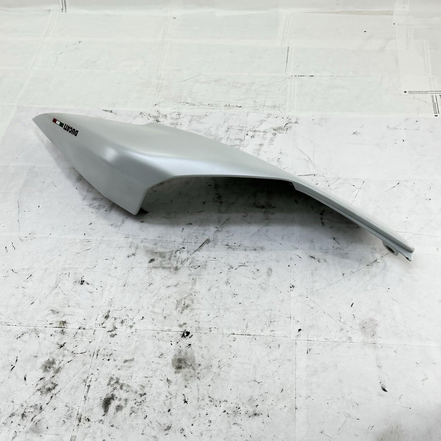 2016 - 2019 DUCATI 959 PANIGALE REAR LEFT TAIL FAIRING SIDE PLASTIC TRIM WHITE