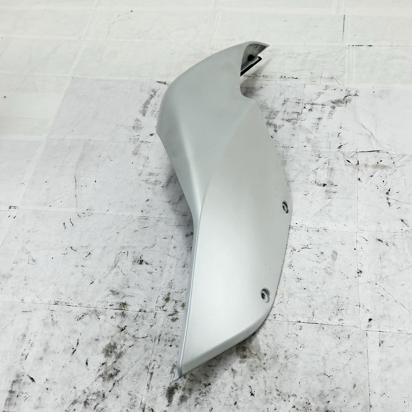 2016 - 2019 DUCATI 959 PANIGALE REAR LEFT TAIL FAIRING SIDE PLASTIC TRIM WHITE