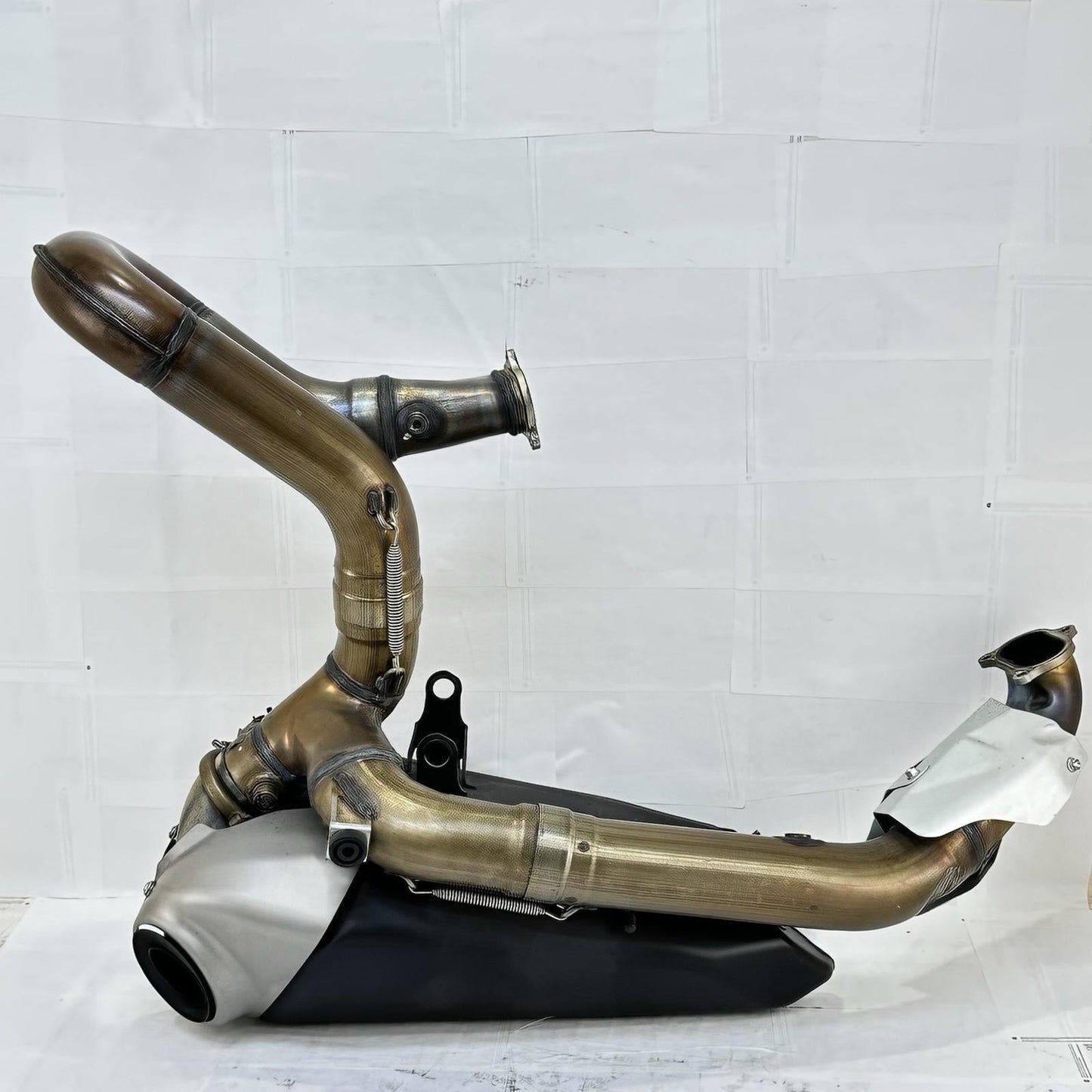 2016 - 2019 DUCATI 959 PANIGALE EXHAUST MUFFLER HEADER PIPES MANIFOLD *SCUFFED*