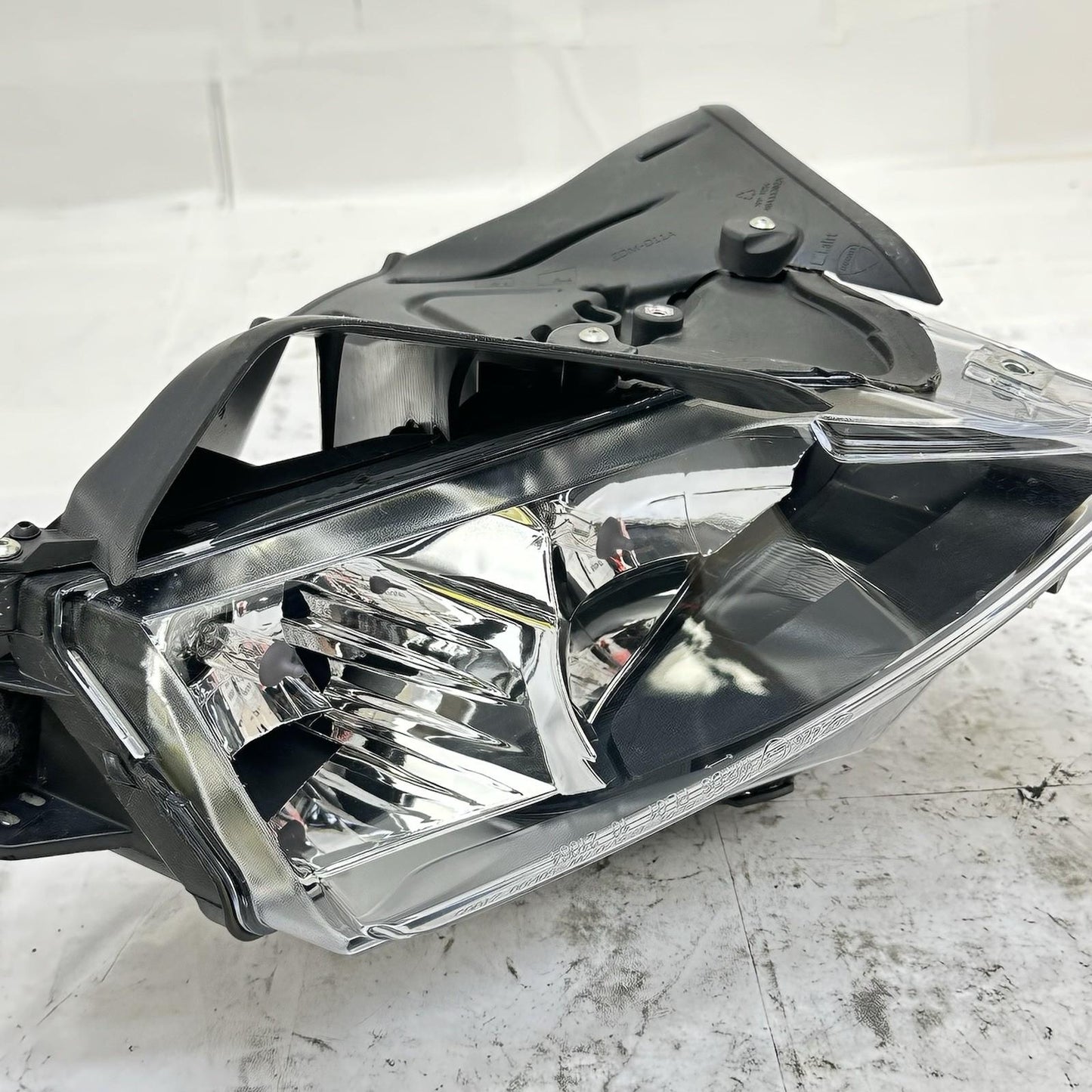 2016 - 2019 DUCATI 959 PANIGALE HEADLIGHT FRONT LIGHT LAMP ASSEMBLY HOUSING OEM