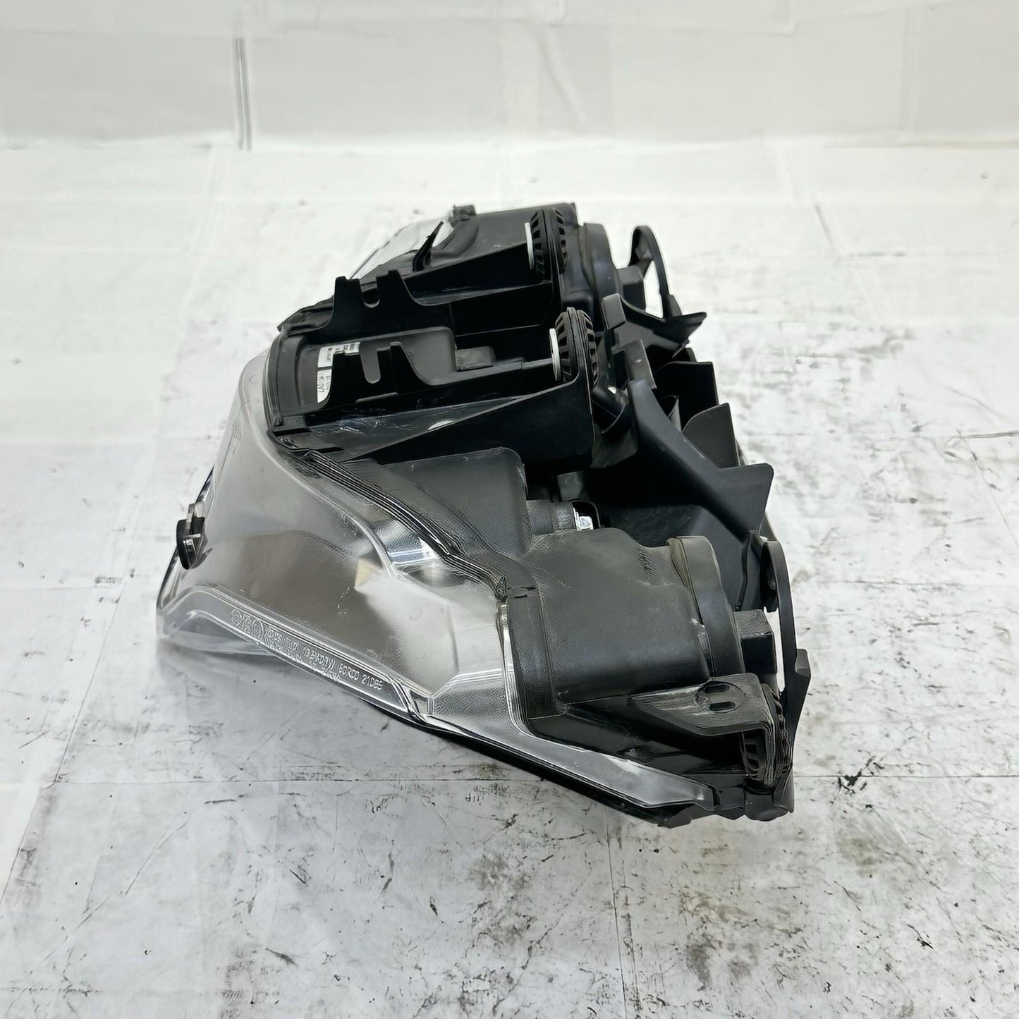 2016 - 2019 DUCATI 959 PANIGALE HEADLIGHT FRONT LIGHT LAMP ASSEMBLY HOUSING OEM