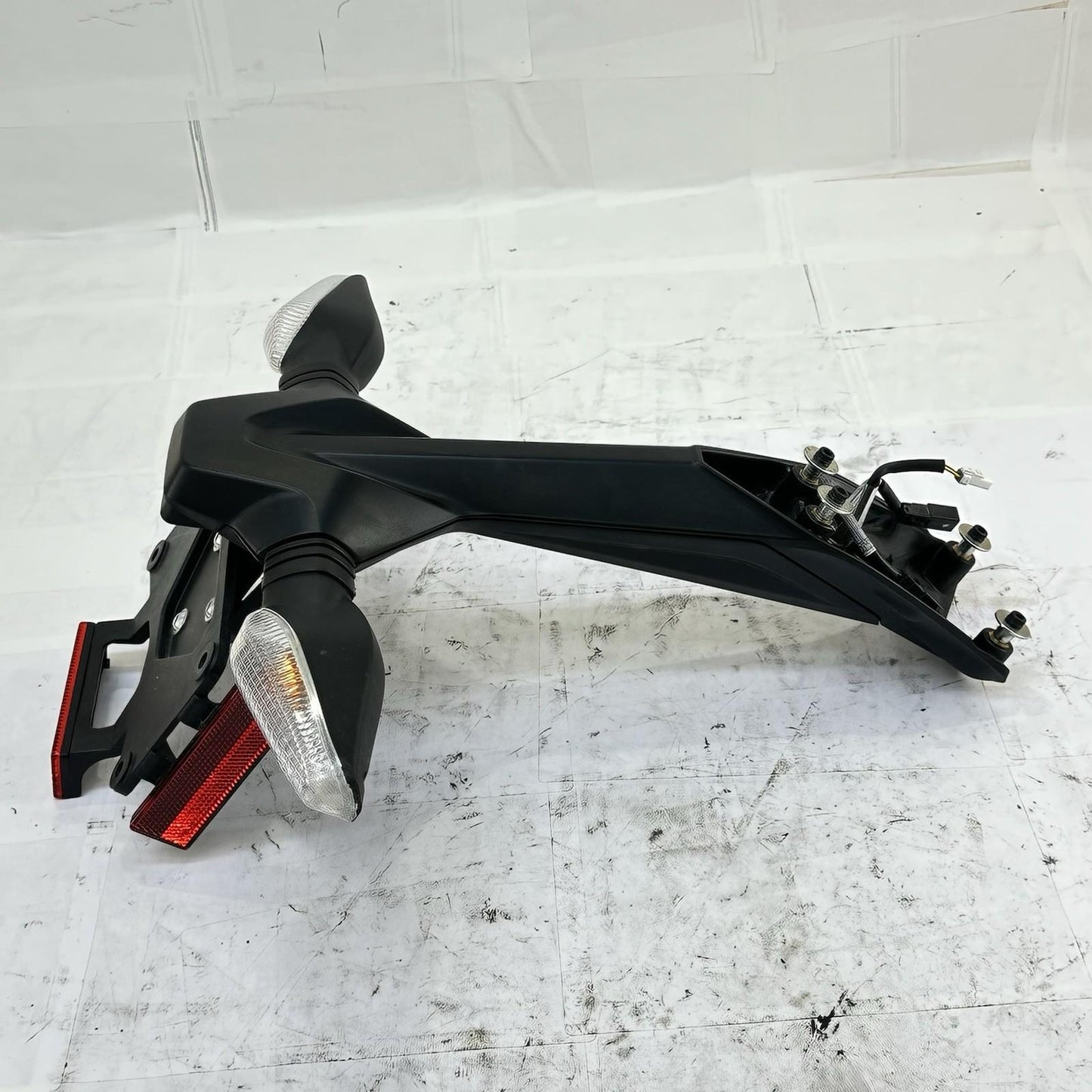 2016 - 2019 DUCATI 959 PANIGALE REAR TURN SIGNALS PLATE HOLDER TAIL ASSEMBLY OEM