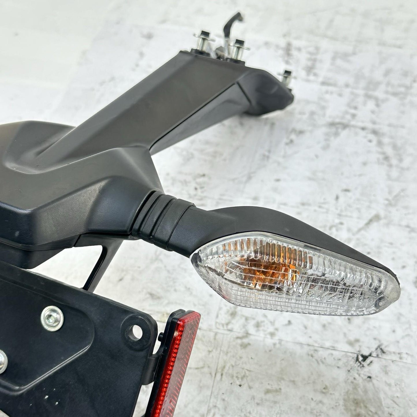 2016 - 2019 DUCATI 959 PANIGALE REAR TURN SIGNALS PLATE HOLDER TAIL ASSEMBLY OEM