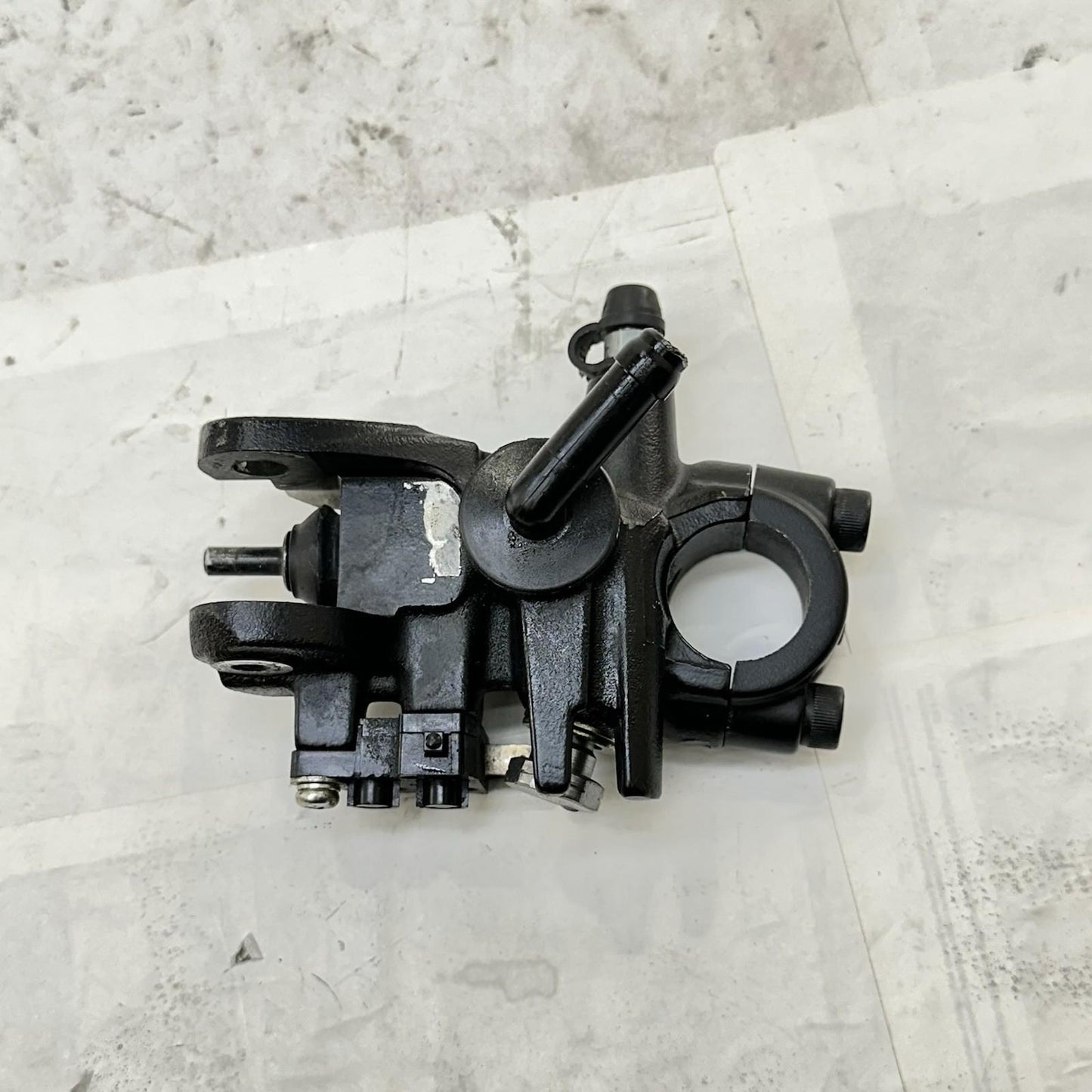 2013 - 2017 TRIUMPH DAYTONA 675 FRONT MASTER CYLINDER BRAKE STOCK OEM