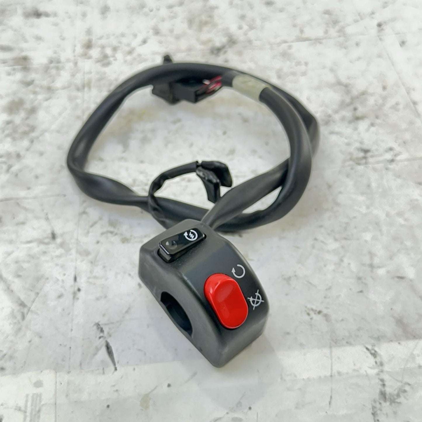 2013 - 2017 TRIUMPH DAYTONA 675 RIGHT SWITCH START STOP KILL ON OFF CONTROL HAND