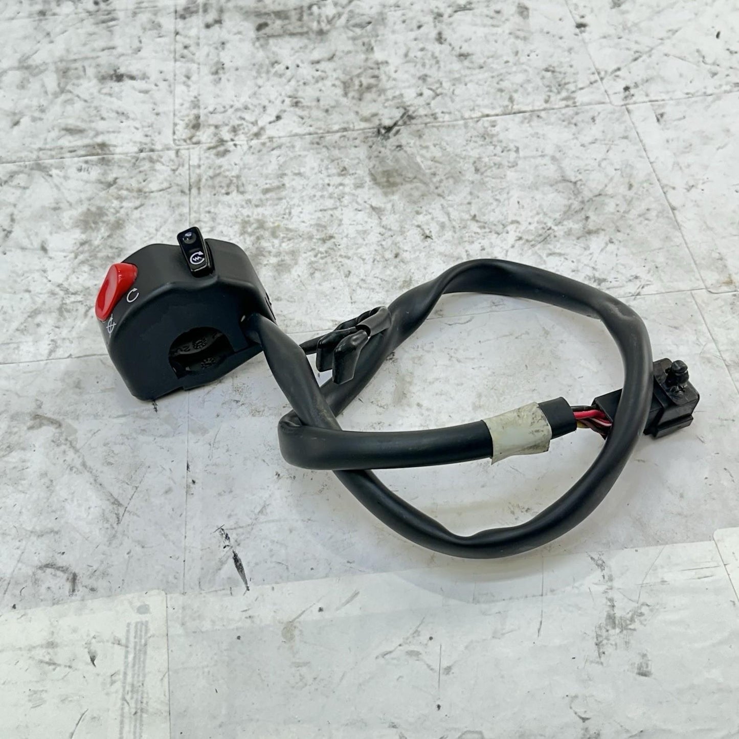 2013 - 2017 TRIUMPH DAYTONA 675 RIGHT SWITCH START STOP KILL ON OFF CONTROL HAND